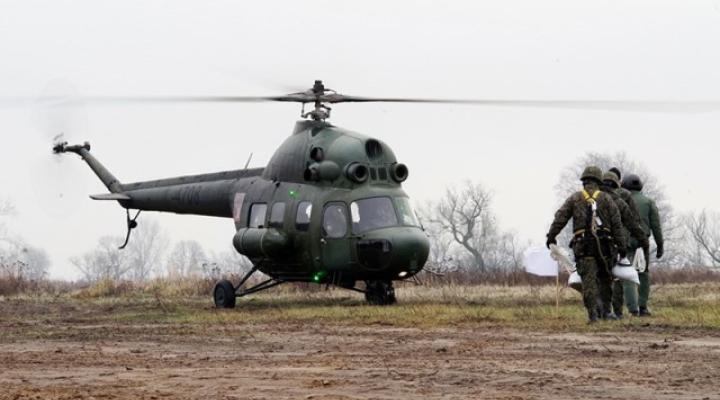 Mi-2 podczas szkolenia w zakresie niszczenia zatorów lodowych (fot. Patryk Dorocisz)