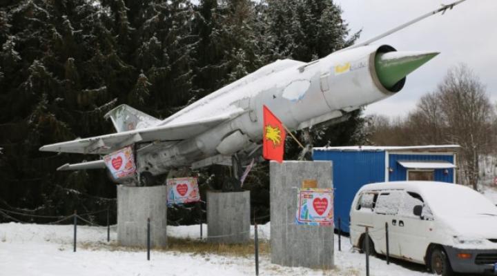 MiG-21M w Nowej Rudzie (fot. allegro.pl)