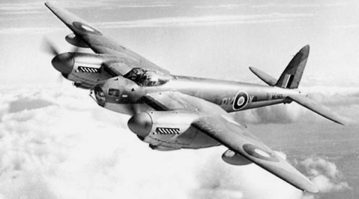 Mosquito B.XVI (fot. RAF/Domena publiczna/Wikimedia Commons)