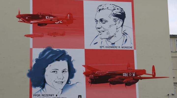 Mural poświęcony 68 lotnikom wywodzącym się z ziemi jarosławskiej (fot. UM Jarosław)