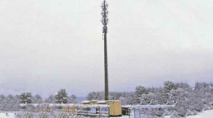 Nowoczesny ośrodek radiowy Tarnobrzeg - z zewnątrz zimą (fot. PAŻP)