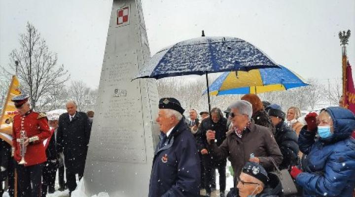 Odsłonięto pomnik upamiętniający polskich lotników RAF (fot. Spiral of Victory Mississauga)