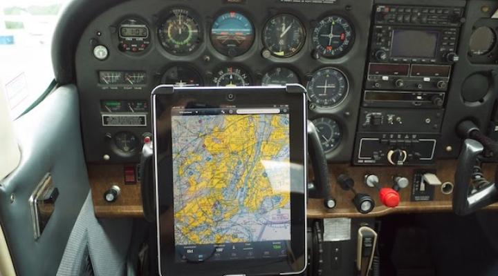 iPad w kokpicie samolotu