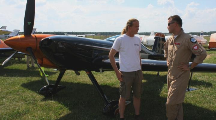 Philipp Steinbach - projektant samolotu i Artur Kielak fot. Paweł Kralewski