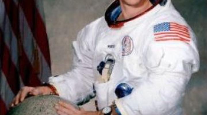 Płk. Alfred Worden, astronauta i członek załogi Apollo 15 (fot. targikielce.pl)