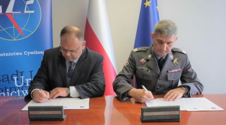 Podpisanie porozumienia o współpracy ULC i LAW w zakresie zarządzania bezpieczeństwem w lotnictwie cywilnym (fot. ULC)