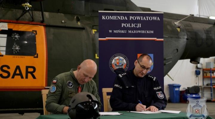 Podpisanie porozumienia o współpracy między 2.GPR a KPP w Mińsku Mazowieckim (fot. plut. Michał Garbiec)