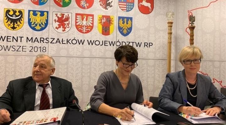 Podpisanie umowy partnerstwa na rzecz realizacji projektu „Park Technologii Kosmicznych” (fot. lubuskie.pl)