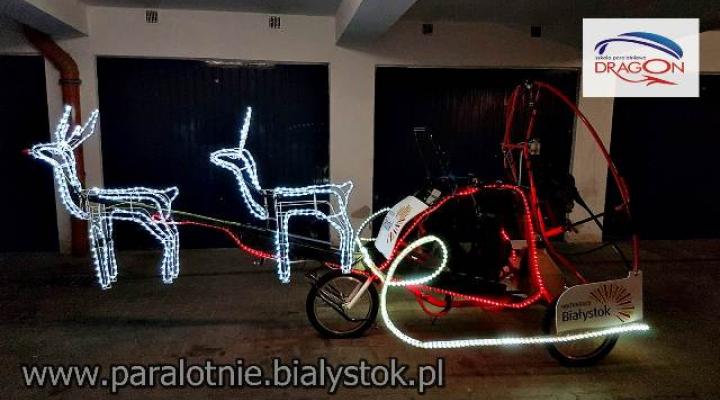 Pojazd Świętego Mikołaja przygotowany do mikołajowego przelotu w Białymstoku (fot. Tomasz Kudaszewicz)