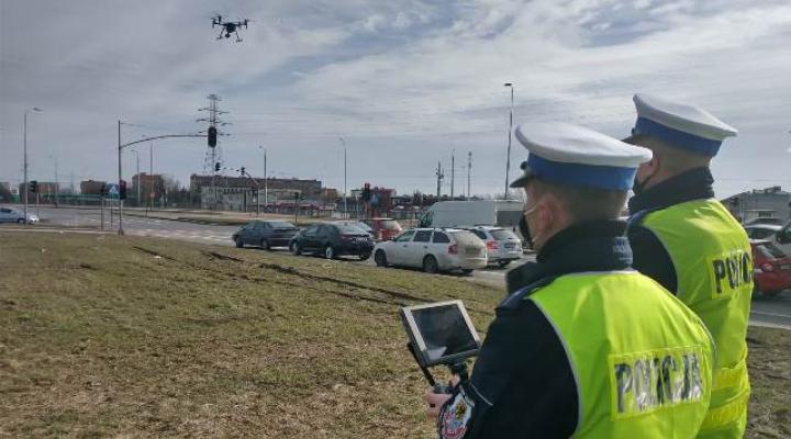 Policyjny dron w czasie działań niechronieni uczestnicy ruchu drogowego (fot. KWP w Gdańsku)