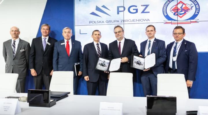 Porozumienie Boeinga i WZL Nr 1 S.A. dot. realizacji przedsięwzięć w zakresie obsługi śmigłowców (fot. PGZ)