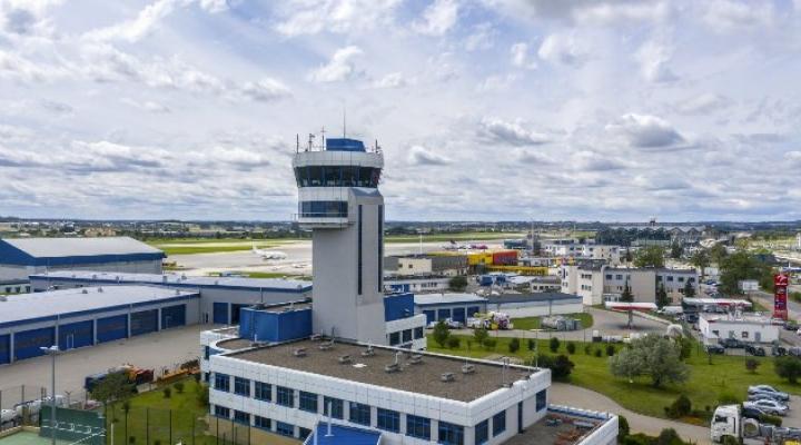 Port Lotniczy Gdańsk - wieża kontroli lotniska (fot. airport.gdansk.pl)