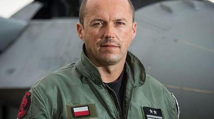 Ppłk pilot Paweł Marcinkowski (fot. 31.BLT)