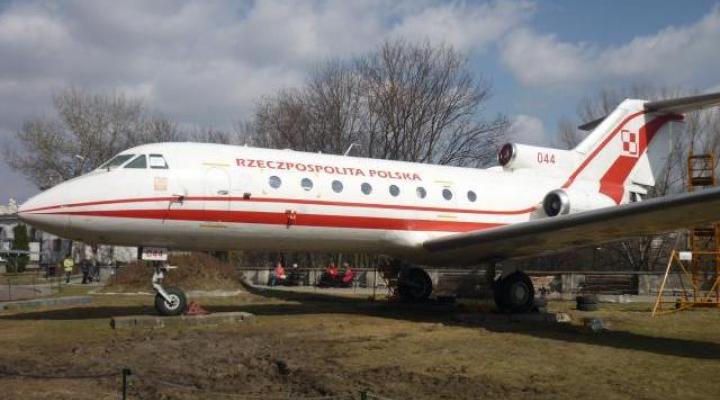 Rządowy samolot Jak-40 w Muzeum Wojska Polskiego (fot. gosiatravel.pl)