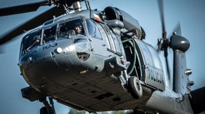 S-70i Black Hawk należący do Policji podczas ćwiczenia grupy ATLAS (fot. policja.pl)