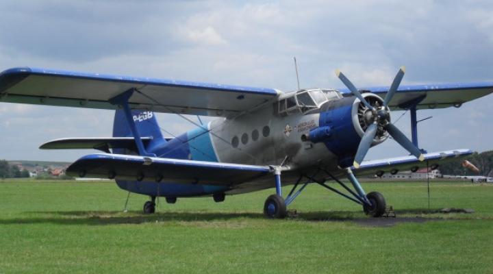 An-2 na lotnisku Kraków-Pobiednik Wielki (fot. Aeroklub Krakowski)