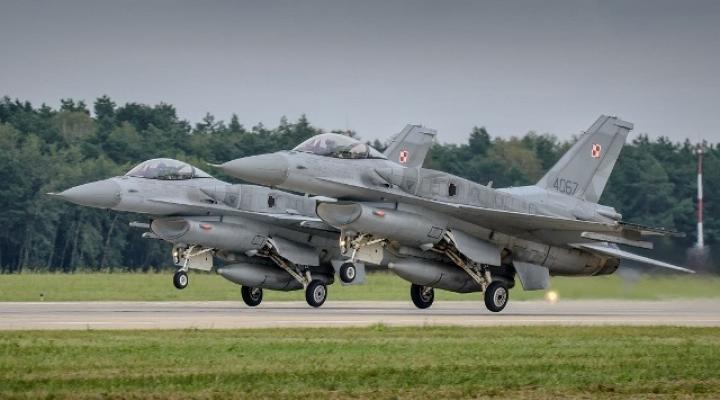 Samoloty F-16 (fot. Maciej Sznek)