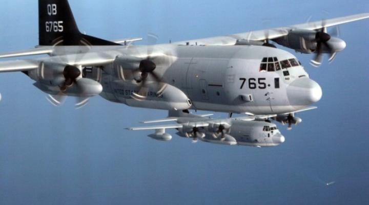 Samoloty KC-130J należące do U.S. Navy w locie (fot. BAE Systems)
