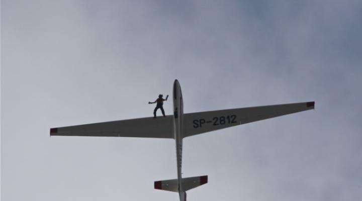 Skok z Bociana podczas VI Płockiego Pikniku Lotniczego