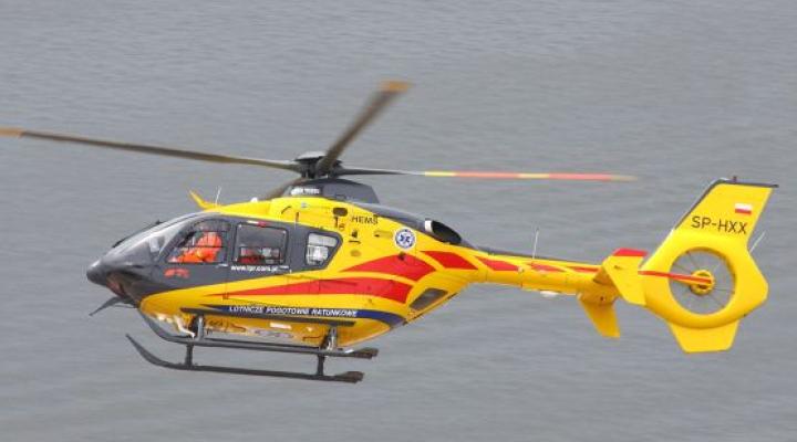 Śmigłowiec Eurocopter EC135 Lotniczego Pogotowia Ratunkowego (fot. pl.wikipedia.org)