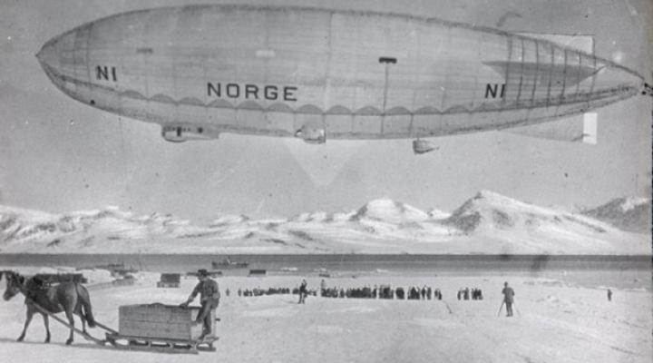 Sterowiec "Norge" w Ny-Ålesund, 1926 (fot. Unknown author/Domena publiczna/Wikimedia Commons)