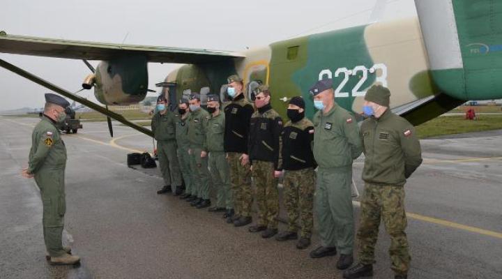 Szkolenie spadochronowe w 8. BLTr na lotnisku Łask (fot. 8.BLTr)