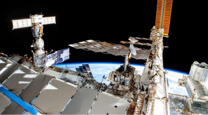 Widok na część Międzynarodowej Stacji Kosmicznej ISS (fot. ESA)