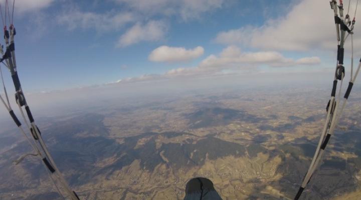 Widok z perspektywy paralotniarza (fot. airtribune.com)