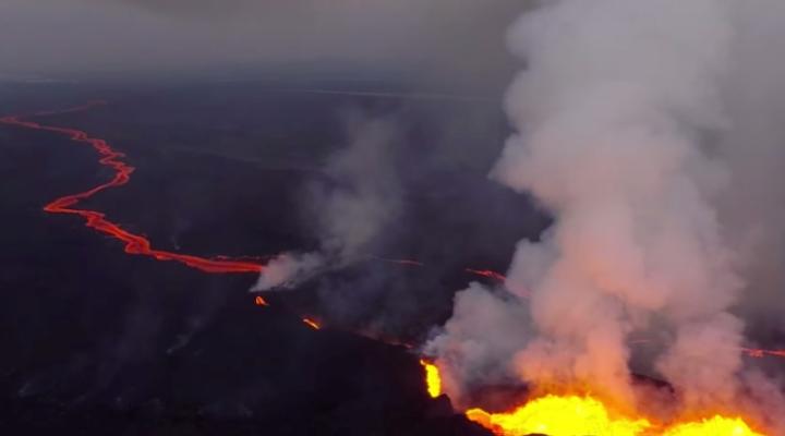 Wulkan filmowany z drona (Fot. DJI)