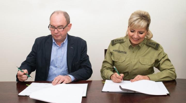 Z-ca KGSG płk SG Wioleta Gorzkowska oraz Prezes Zarządu BRJ Sp. z o.o. Jarosław Jaroń (fot. KGSG)