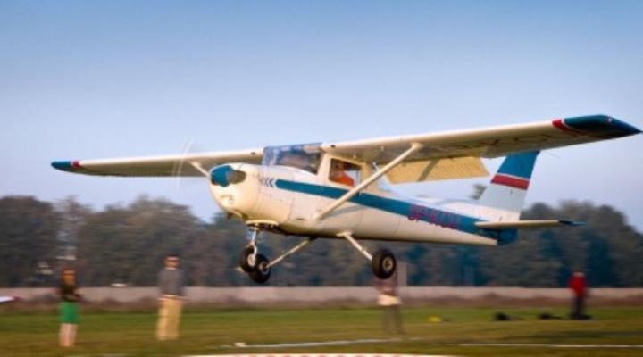 Zawody na celność lądowania dla pilotów i skoczków w Aeroklubie Gdańskim (fot. aeroklub.gda.pl)