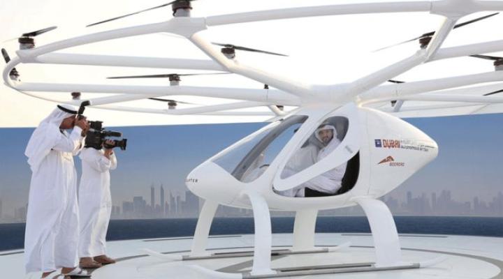 Testy drona taksówki w Dubaju