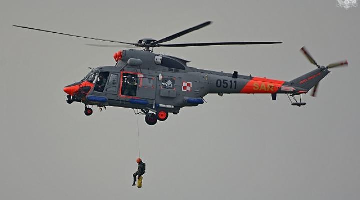 Śmigłowiec ratowniczy W-3WARM w akcji ratowniczej na Bałtyku (fot. Norbert Kalisiński)