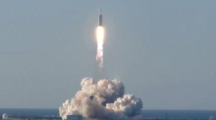 SpaceX Falcon Heavy, fot. CBS News