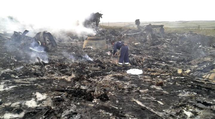 Ukraina: ratownicy odnaleźli 121 ciał ofiar katastrofy samolotu (fot.: wiadomosci.onet.pl)
