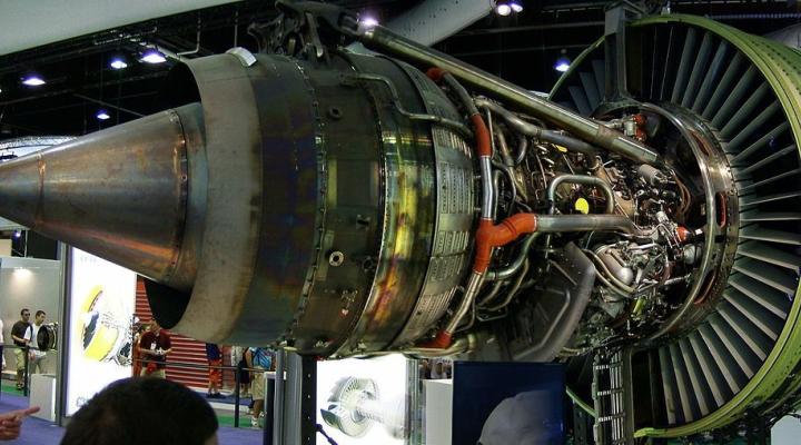 Silnik turbowentylatorowy GE90, fot. newsinflight
