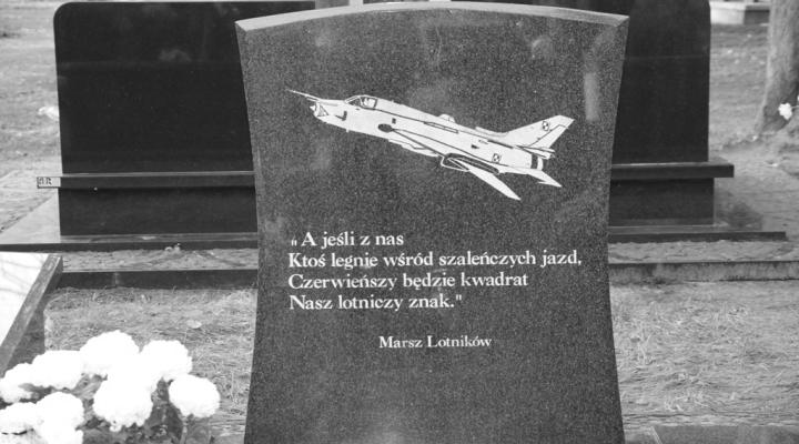 Pomnik ku czci lotników
