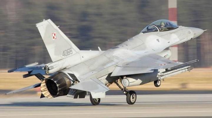 Polskie F-16 lecą do Izraela (fot. Bartosz Bera rbsphotos.com)