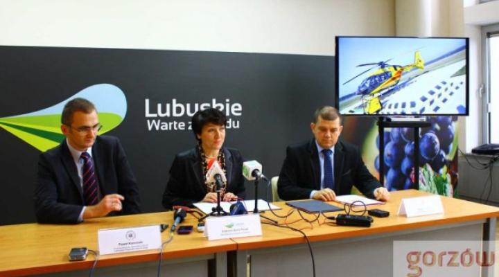 Podpisanie umowy dot. finansowania budowy bazy LPR w Gorzowie Wlkp. (fot. Kamil Lewera/gorzow.pl)