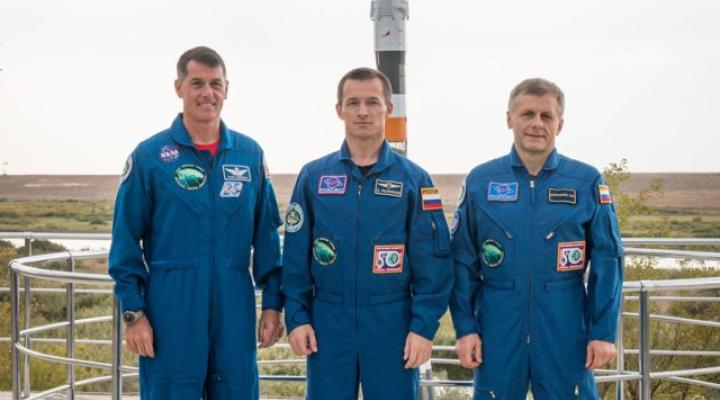 Załoga statku kosmicznego Sojuz MS-02, od lewej: Robert Shane Kimbrough, Siergiej Ryżykow i Andriej Borysenko (fot. NASA)