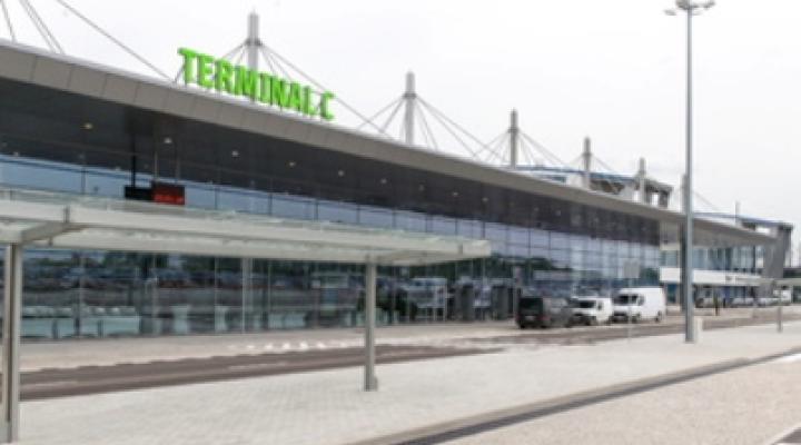 Lotnisko Katowice oficjalnie otworzyło nowe inwestycje (fot. PAP/Andrzej Grygiel)