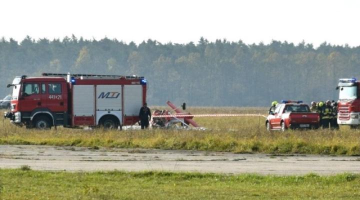 Wypadek samolotu na lotnisku w Kamieniu Śląskim (fot. Radosław Dimitrow)