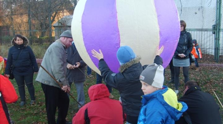Otwarte mistrzostwa SKF ODEK balonów z bibułki na ogrzane powietrze w Mielcu (fot. SKF ODEK Mielec)
