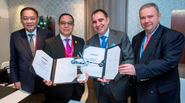 Podpisanie umowy przez Airbus Helicopters i Thai Aviation Industries (TAI) (fot.  Philippe Masclet/Airbus Helicopters)