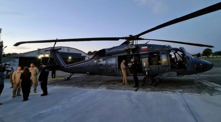 Policyjny Black Hawk wrócił z misji w Turcji (fot. kom. Piotr Maciejczak)