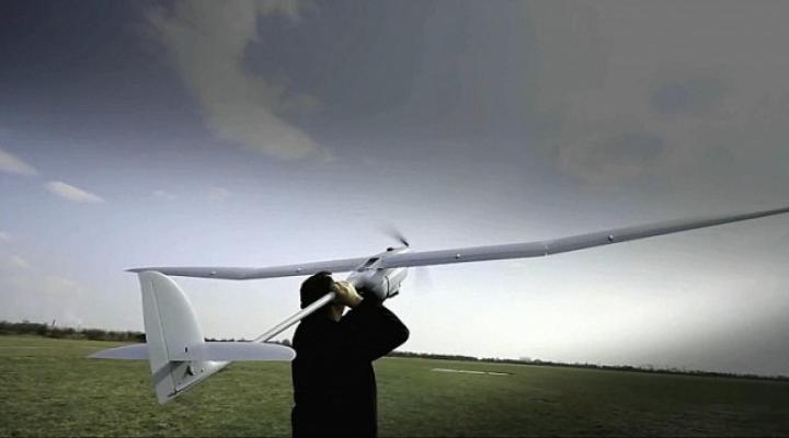 Prawie bezszelestne drony z gliwickiej firmy podbijają armię (fot. tvs.pl)