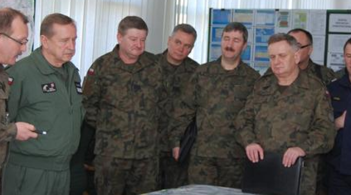 Dowódca Generalny na ćwiczeniu „WILK-14”Generał Majewski na stanowisku dowodzenia 12. Brygady Zmechanizowanej