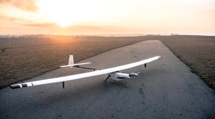 Bezzałogowy samolot zespołu High Flyers przygotowany na zawody SAE AeroDesign w USA (fot. Politechnika Śląska)