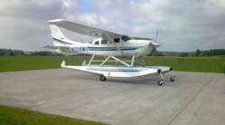 Wodnosamolot typu Cessna w Gryźlinach
