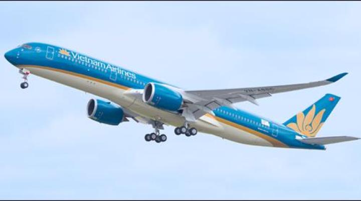 Pierwszy A350 XWB Vietnam Airlines wzbija się w niebo